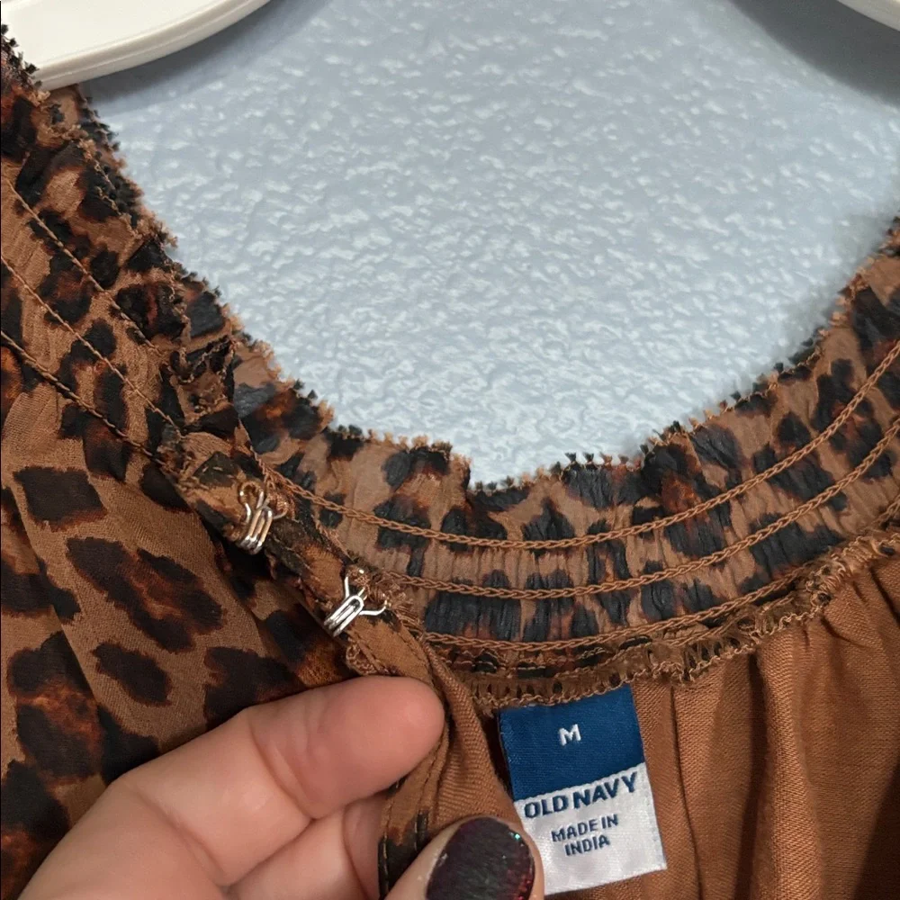 OLD NAVY LEOPARD PRINT Cocktail Lined dress. Sheer Long sleeves. Size medium - Picture 7 of 11